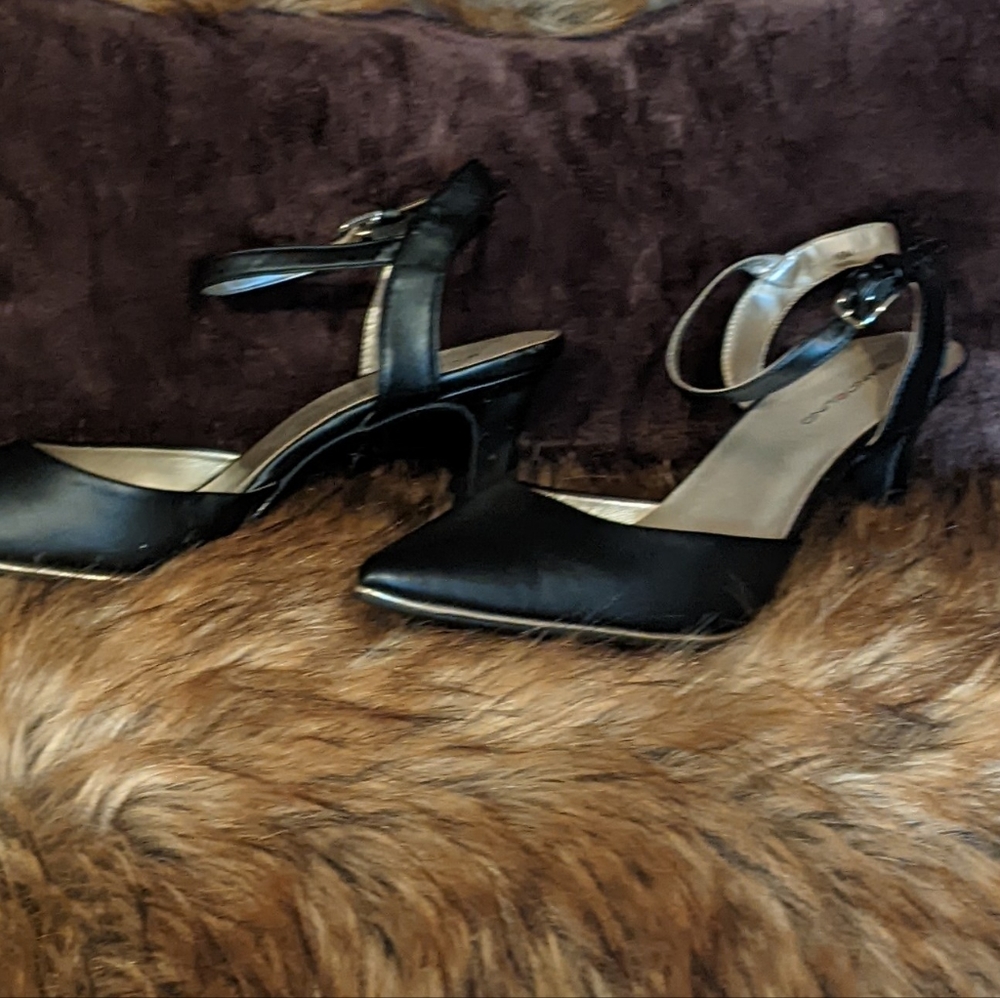 Woman Dressed up Herls